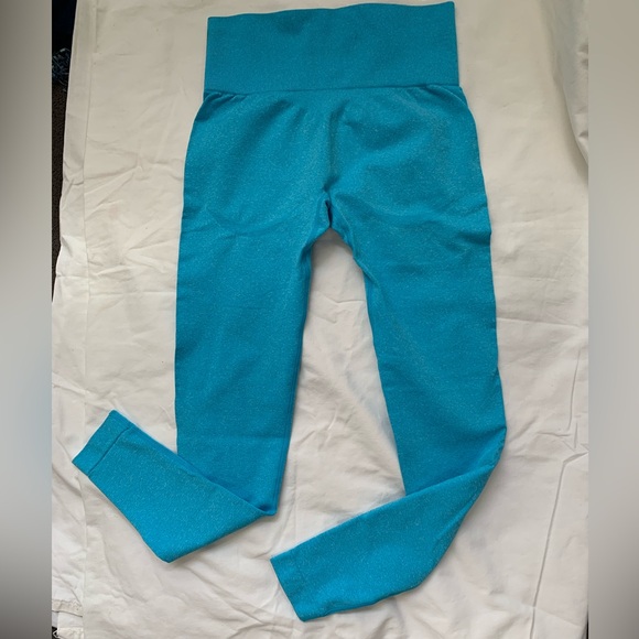 Two Pair Seamless Leggings 🌴 - Picture 6 of 8